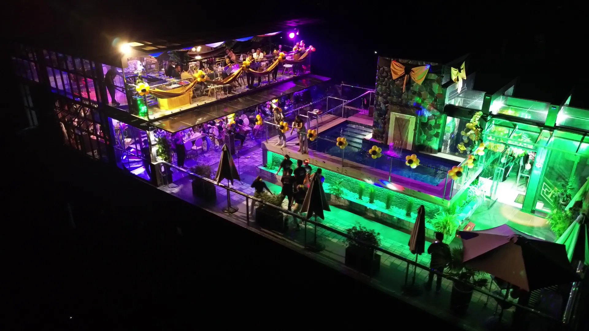 A perfect place to host, relax, and celebrate.